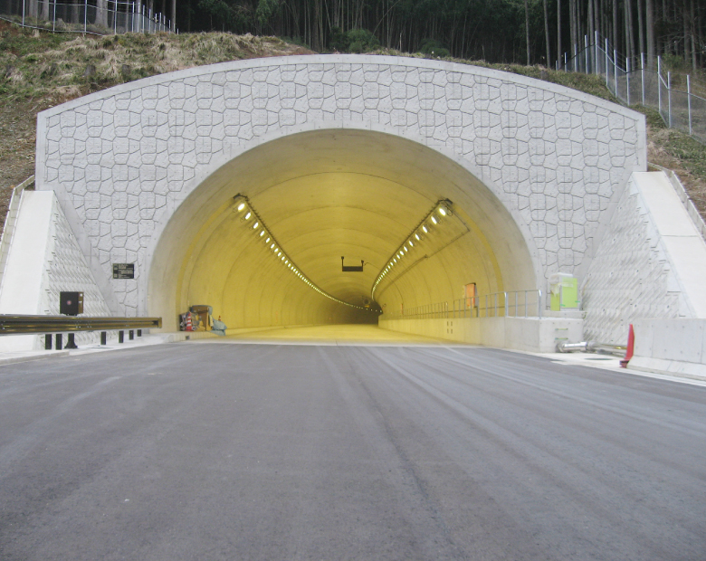 Wadayama-Yoko Highway Hatake TunnelExterior Lighting Facilities Installation