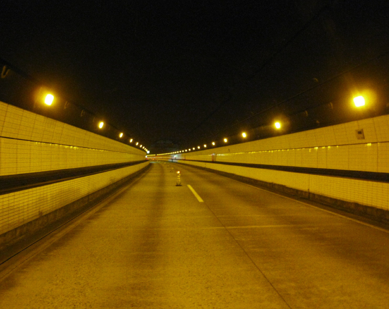 Kanetsu ExpresswayKanetsu Tunnel Lighting Facilities Upgrade